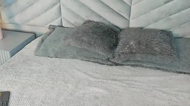 Snapshot of Ary_thompson__ chatting on 12/14/24, 07:25 Ary thompson online show from 12/14/24, 07:25