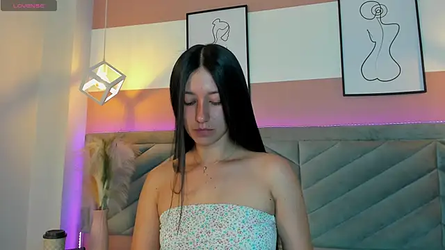 Snapshot of Ary_thompson__ chatting on 04/15/26, 12:12 Ary thompson online show from 04/15/26, 12:12