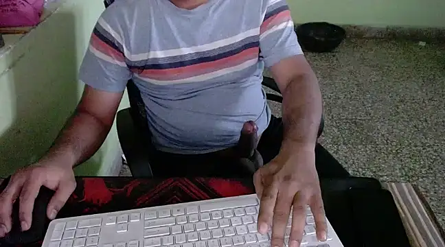 hornycharlie04 online show from 02/20/25, 11:53