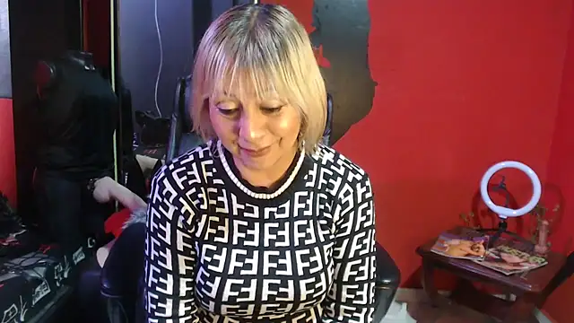 KLOE PIELL online show from 11/27/25, 08:11