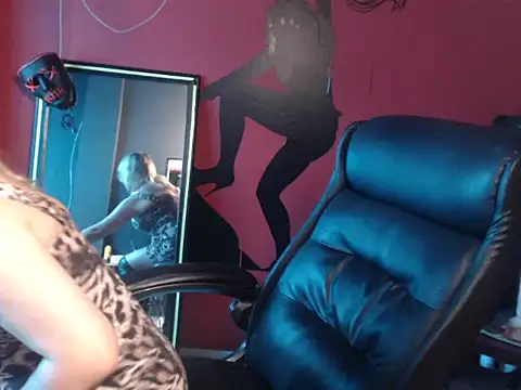 Snapshot of KLOE_PIELL chatting on 02/17/26, 08:26 KLOE PIELL online show from 02/17/26, 08:26