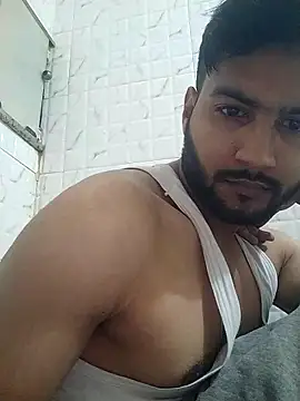 ModestZucchini65 online show from 12/04/25, 08:39