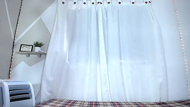 Hillary queen online show from 02/20/25, 12:36