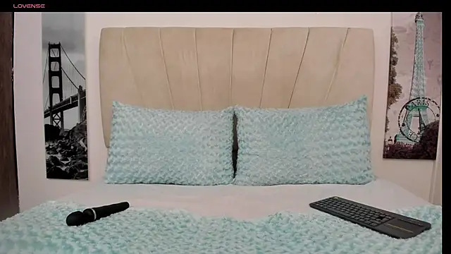 Snapshot of MartinaWestt chatting on 01/16/25, 07:20 MartinaWestt online show from 01/16/25, 07:20