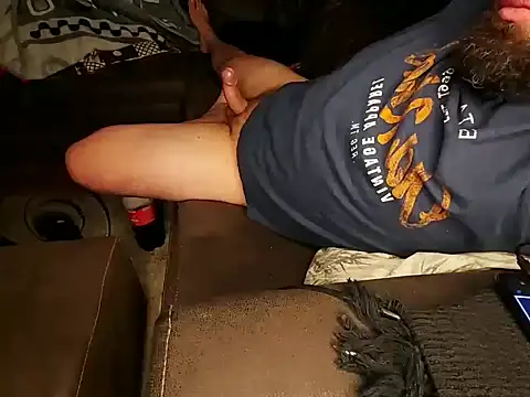 Snapshot of CuriousBear chatting on 11/09/25, 03:16 CuriousBear online show from 11/09/25, 03:16