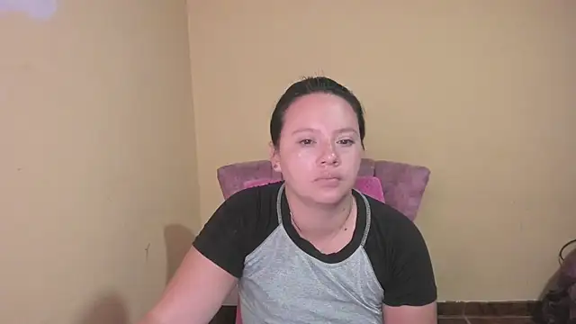 lauraguzman online show from 07/08/26, 03:55