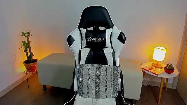 dafboy1 online show from 11/30/25, 04:49