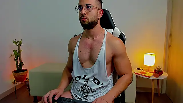 dafboy1 online show from 12/04/25, 11:19