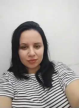 AdelinaJude online show from 10/06/25, 11:57