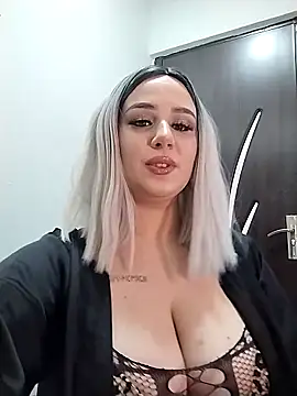 AdelinaJude online show from 02/06/26, 10:13