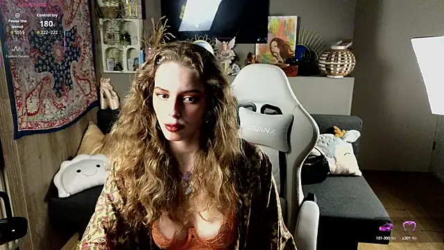 Snapshot of AyreenMoore chatting on 09/22/25, 08:55 AyreenMoore online show from 09/22/25, 08:55