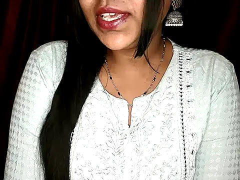 shila20 online show from 10/28/25, 05:11