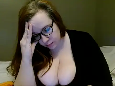 Snapshot of KayleeHollyxxx chatting on 02/12/25, 07:34 KayleeHollyxxx online show from 02/12/25, 07:34