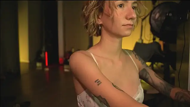 Snapshot of Arianna_Richi chatting on 03/02/25, 05:54 Arianna Richi online show from 03/02/25, 05:54