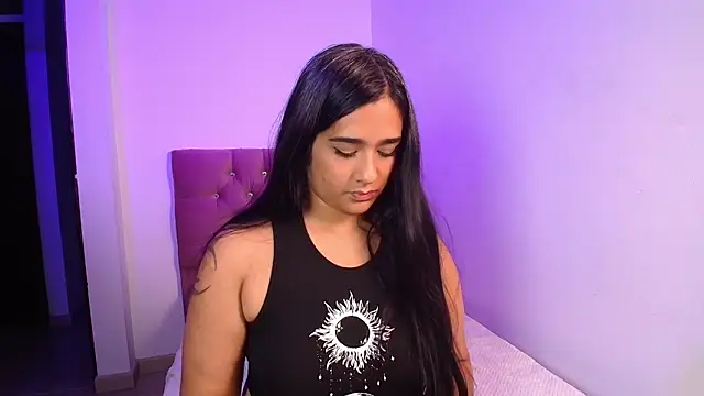 Snapshot of Maeena chatting on 03/03/26, 12:06 Maeena online show from 03/03/26, 12:06