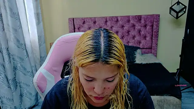 brithany smiith  online show from 05/07/26, 02:55