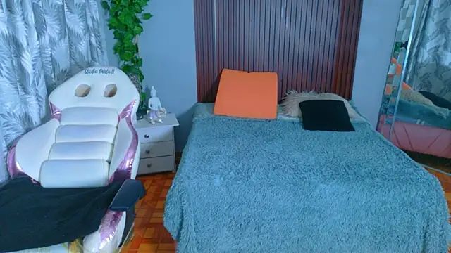 brithany smiith  online show from 05/09/26, 01:05