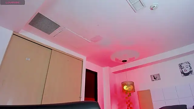 NathalyDaniels online show from 02/08/25, 06:12