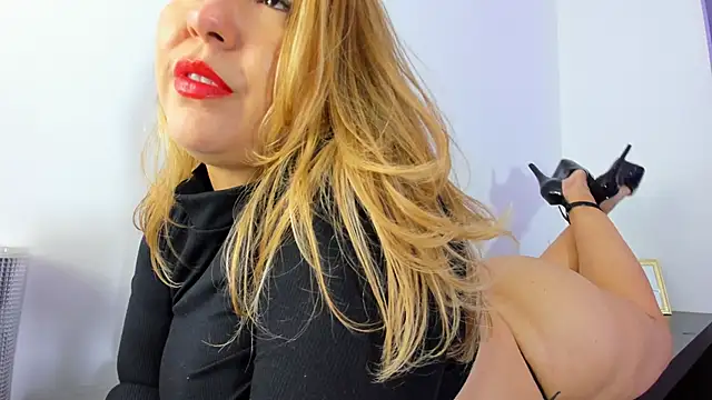 NathalyDaniels online show from 02/17/25, 06:04