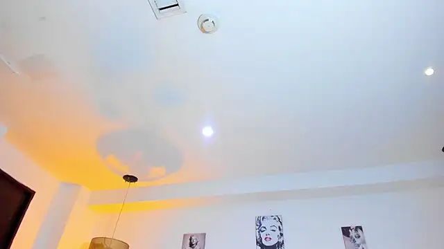 NathalyDaniels online show from 02/25/25, 05:58