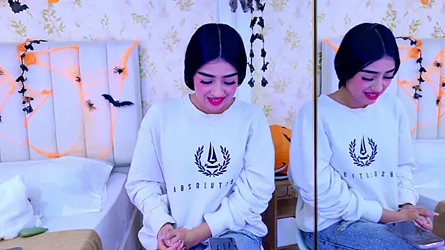 Mia-Monroe online show from 10/22/25, 03:07