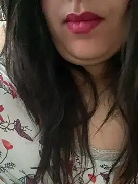 Snapshot of yassminsexy22 chatting on 12/14/24, 03:25 yassminsexy22 online show from 12/14/24, 03:25