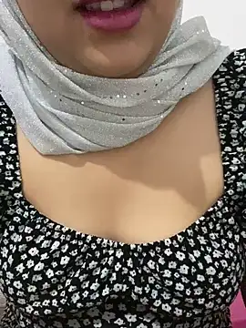 Snapshot of yassminsexy22 chatting on 01/09/25, 04:39 yassminsexy22 online show from 01/09/25, 04:39