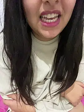 Snapshot of yassminsexy22 chatting on 01/12/25, 03:14 yassminsexy22 online show from 01/12/25, 03:14