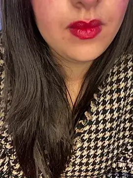 Snapshot of yassminsexy22 chatting on 02/06/25, 04:03 yassminsexy22 online show from 02/06/25, 04:03