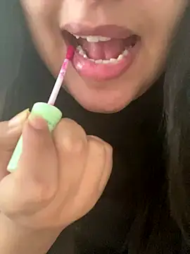 Snapshot of yassminsexy22 chatting on 09/23/25, 03:26 yassminsexy22 online show from 09/23/25, 03:26