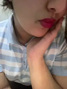 Snapshot of yassminsexy22 chatting on 02/19/26, 07:54 yassminsexy22 online show from 02/19/26, 07:54