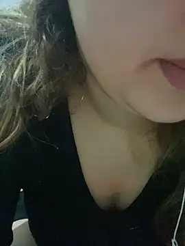 Snapshot of yassminsexy22 chatting on 02/20/26, 07:47 yassminsexy22 online show from 02/20/26, 07:47