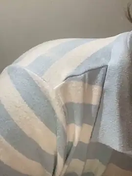 Snapshot of yassminsexy22 chatting on 02/25/26, 08:07 yassminsexy22 online show from 02/25/26, 08:07