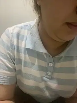 Snapshot of yassminsexy22 chatting on 03/01/26, 08:11 yassminsexy22 online show from 03/01/26, 08:11