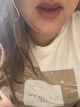 yassminsexy22 online show from 04/11/26, 01:15