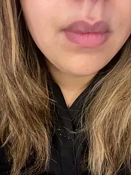 yassminsexy22 online show from 04/16/26, 08:09