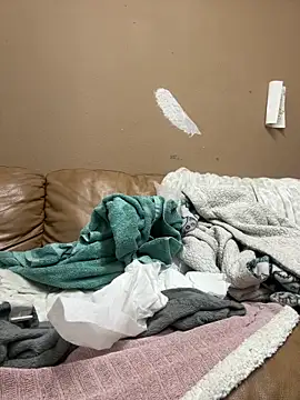 Snapshot of UtopianMisfit1 chatting on 03/18/26, 12:36 UtopianMisfit1 online show from 03/18/26, 12:36