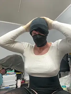 Snapshot of UtopianMisfit1 chatting on 04/10/26, 08:30 UtopianMisfit1 online show from 04/10/26, 08:30