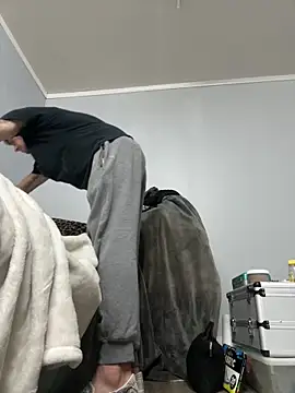 Snapshot of UtopianMisfit1 chatting on 04/11/26, 03:55 UtopianMisfit1 online show from 04/11/26, 03:55