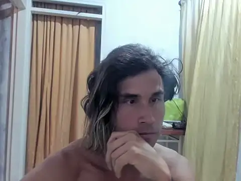 SophiaLevis online show from 10/05/25, 03:38