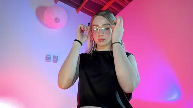 sweeet peach online show from 02/14/26, 05:04