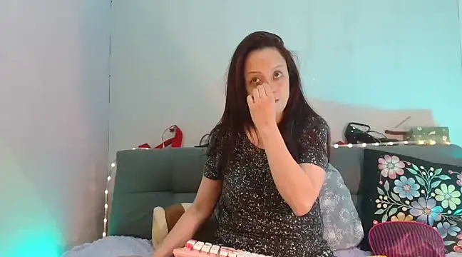 catalinamommyx online show from 02/06/25, 05:35