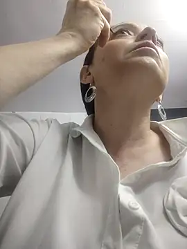 catalinamommyx online show from 10/01/25, 01:55