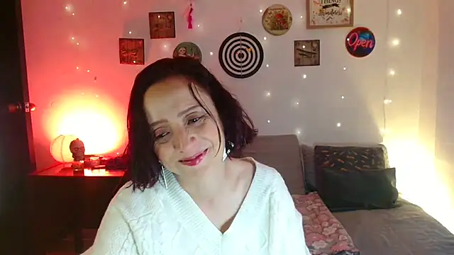 Snapshot of catalinamommyx chatting on 07/15/26, 11:43 catalinamommyx online show from 07/15/26, 11:43