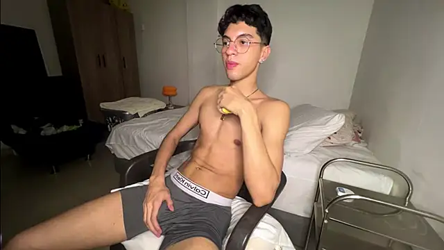 Angelligth online show from 11/18/25, 04:39