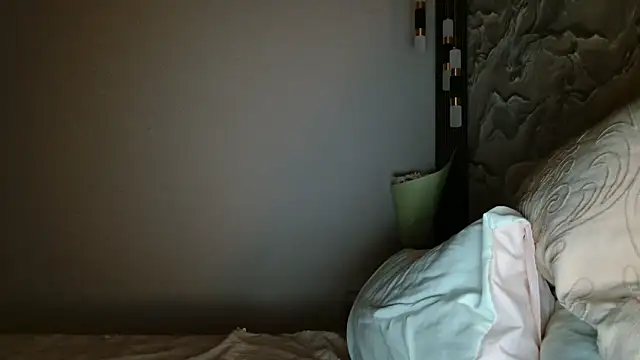 Snapshot of _CattrinaVegas_ chatting on 11/22/25, 07:57 CattrinaVegas online show from 11/22/25, 07:57