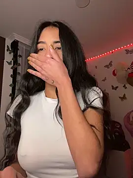 lina pink online show from 12/30/24, 11:38