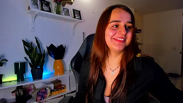 evy orange1 online show from 04/08/26, 12:10