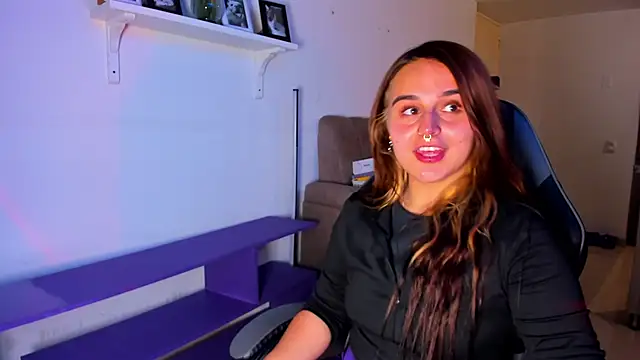 evy orange1 online show from 04/09/26, 02:44