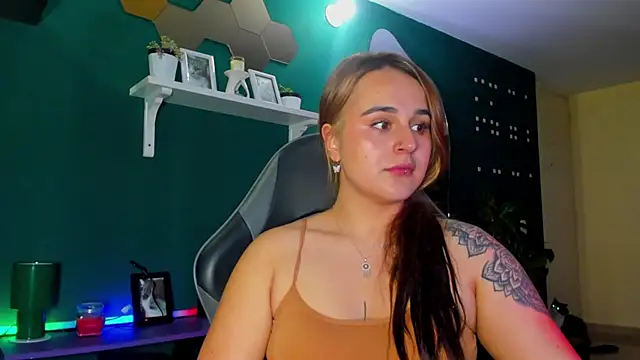 evy orange1 online show from 06/03/26, 12:02